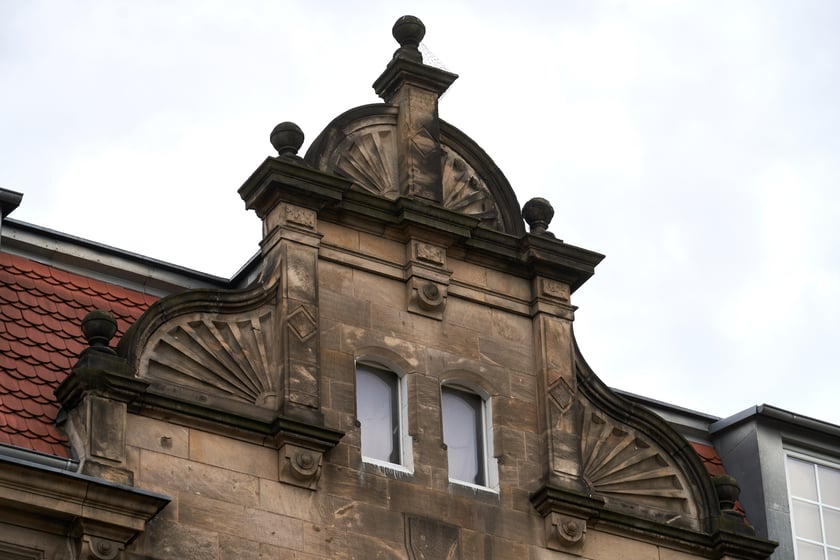 Rzeźby i ornamenty na wrocławskich kamienicach