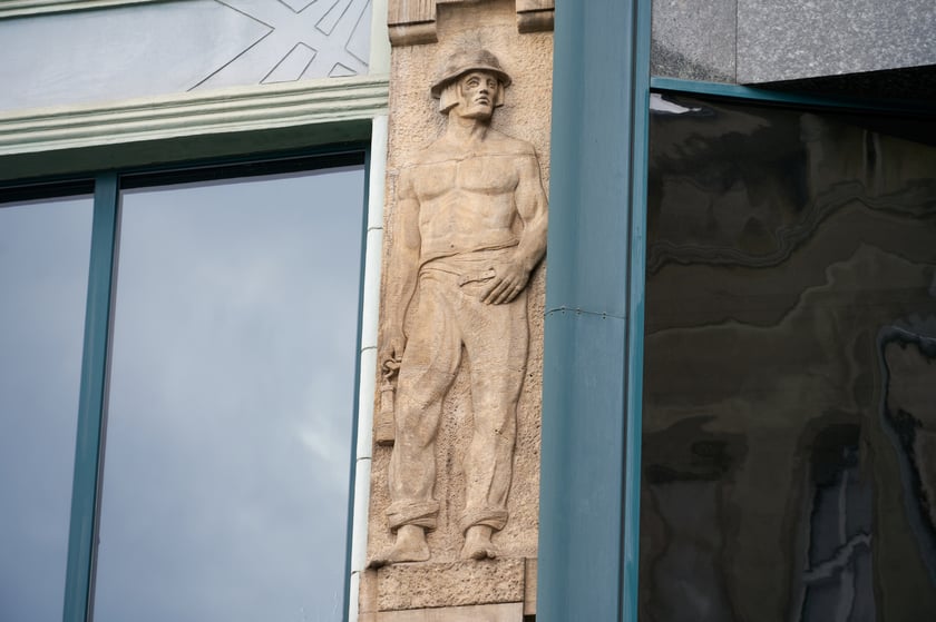 Rzeźby i ornamenty na wrocławskich kamienicach