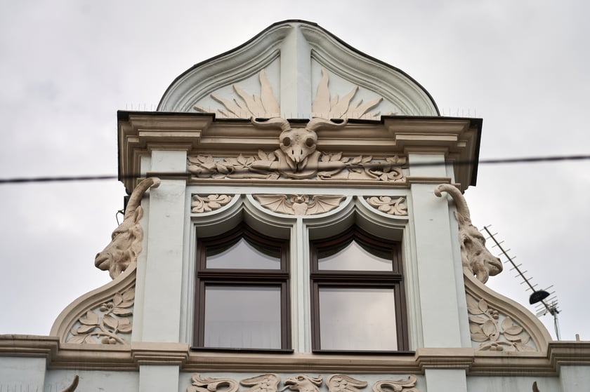 Rzeźby i ornamenty na wrocławskich kamienicach