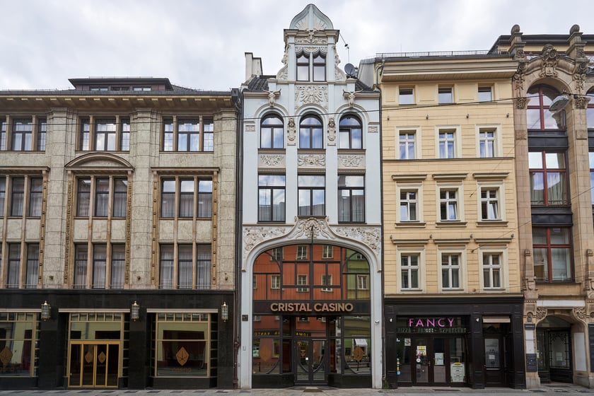 Rzeźby i ornamenty na wrocławskich kamienicach