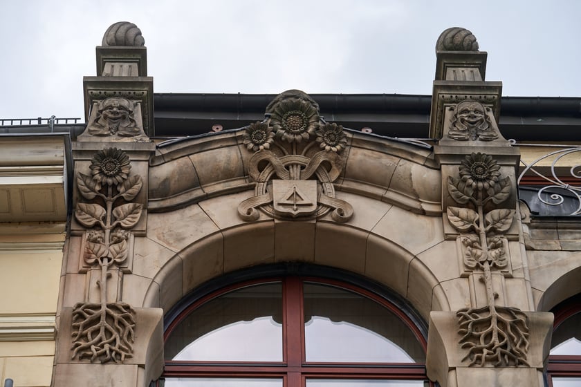 Rzeźby i ornamenty na wrocławskich kamienicach