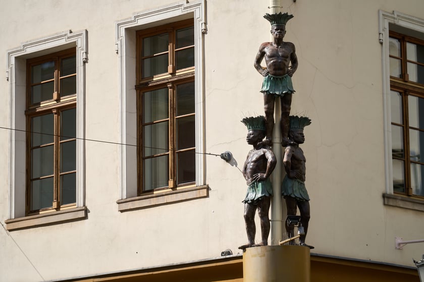 Rzeźby i ornamenty na wrocławskich kamienicach