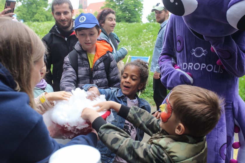 Piknik z okazji Dni Odry 2023 na bulwarze Dunikowskiego