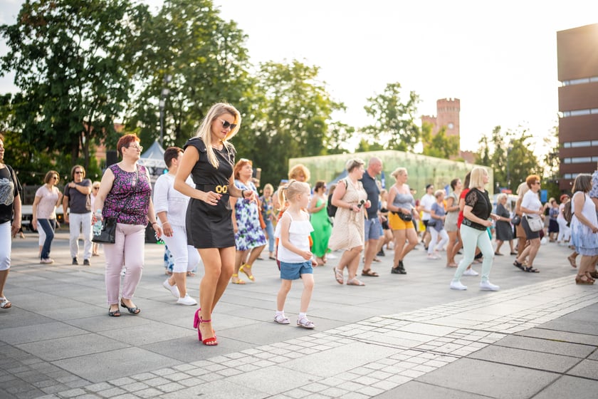 Potańcówka na placu Wolności