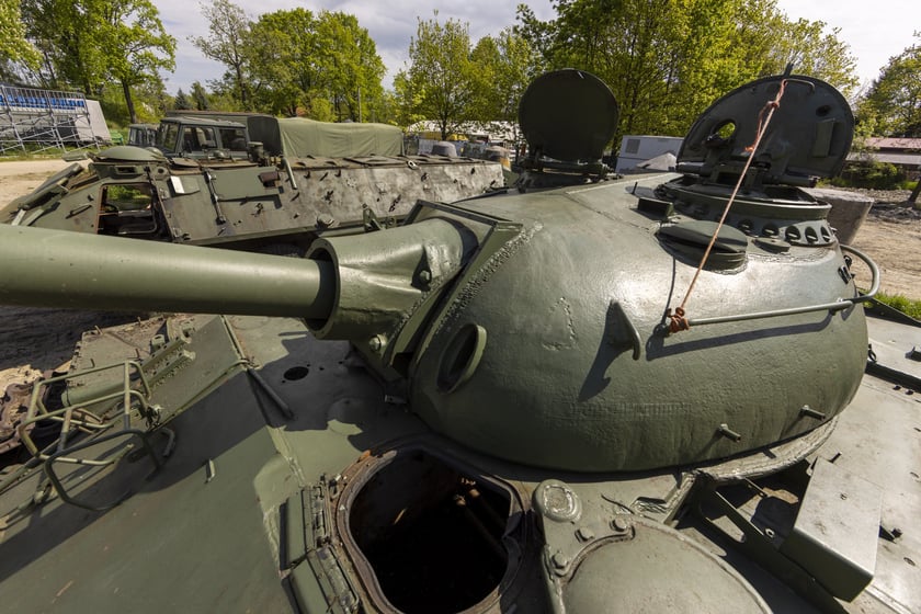 Czołg, SKOT i armaty! Nowe niezwykłe eksponaty Społecznego Muzeum Militarnego przy ul. Pełczyńskiej we Wrocławiu