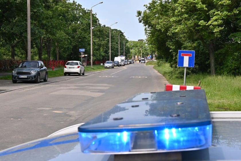 Około godziny 10:30 policja wstrzymała ruch i pilnowała, aby nikt nie wjeżdżał ani nie wchodził w region zagrożenia. Ruch został wznowiony około godziny 13:30.