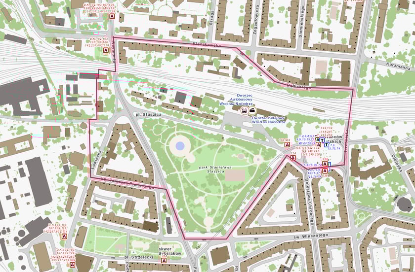 Robocza mapka zakresu ewakuacji stan na godz. 17:45 (25 maja) - czerwona linia obrys obszaru