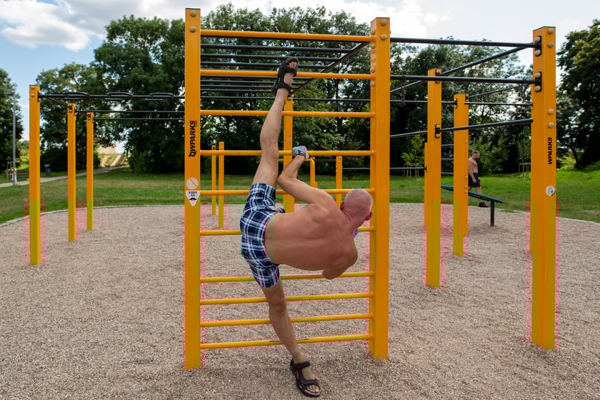 Park kalisteniczny na Polanie Karłowickiej
