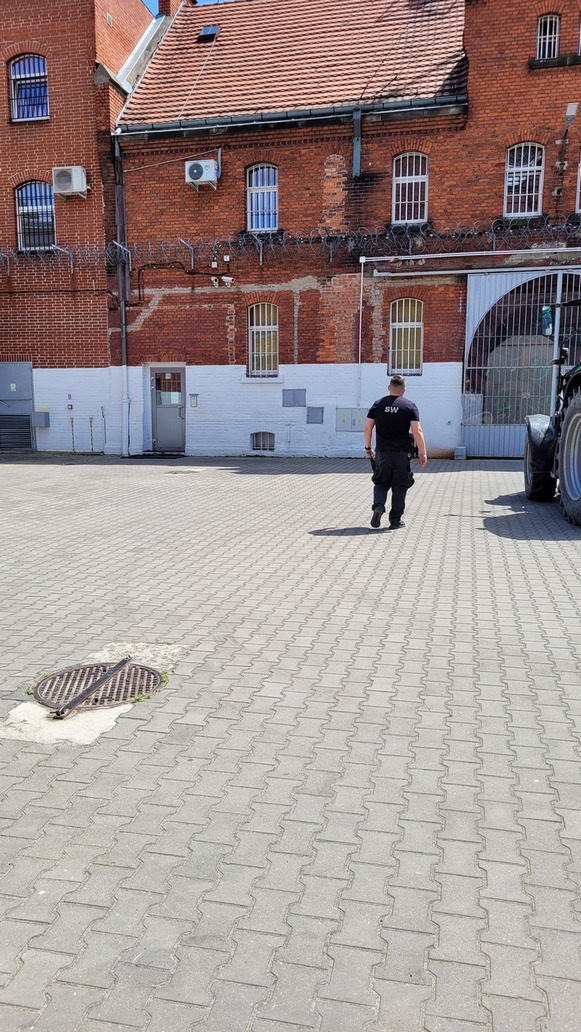 Zdjęcia ze środka Zakładu Karnego przy ul. Więziennej 6 w Wołowie