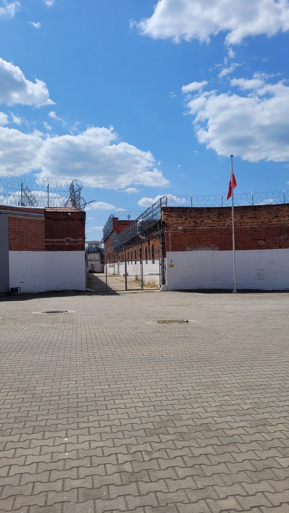 Zdjęcia ze środka Zakładu Karnego przy ul. Więziennej 6 w Wołowie