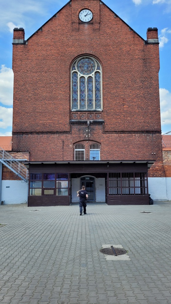 Zdjęcia ze środka Zakładu Karnego przy ul. Więziennej 6 w Wołowie