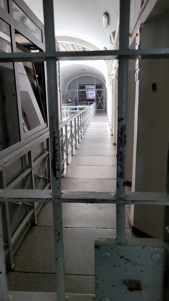 Zdjęcia ze środka Zakładu Karnego przy ul. Więziennej 6 w Wołowie