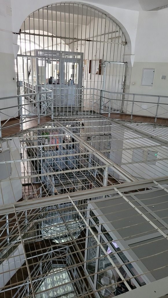 Zdjęcia ze środka Zakładu Karnego przy ul. Więziennej 6 w Wołowie