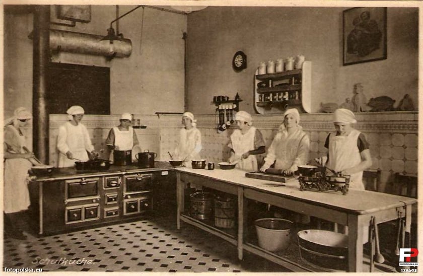 Lata 1910-1930, kuchnia urszulanek