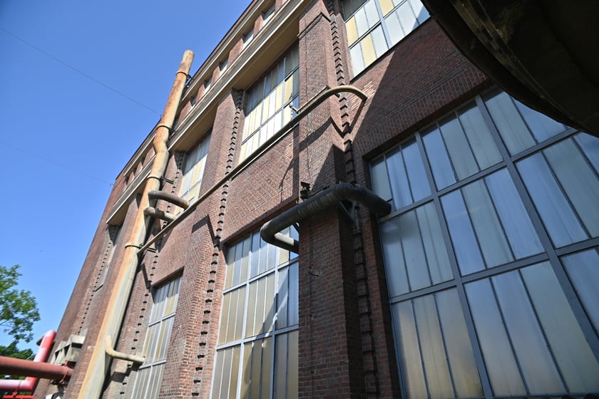Historyczna elektrociepłownia w Siechnicach niedługo odejdzie na zasłużoną emeryturę. Zastąpi ją nowoczesny zakład zasilany gazem.