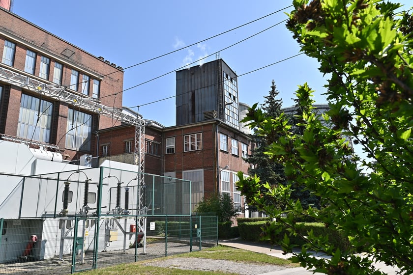 Historyczna elektrociepłownia w Siechnicach niedługo odejdzie na zasłużoną emeryturę. Zastąpi ją nowoczesny zakład zasilany gazem.