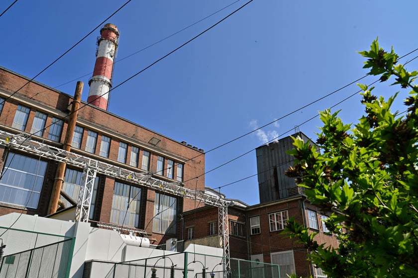 Historyczna elektrociepłownia w Siechnicach niedługo odejdzie na zasłużoną emeryturę. Zastąpi ją nowoczesny zakład zasilany gazem.