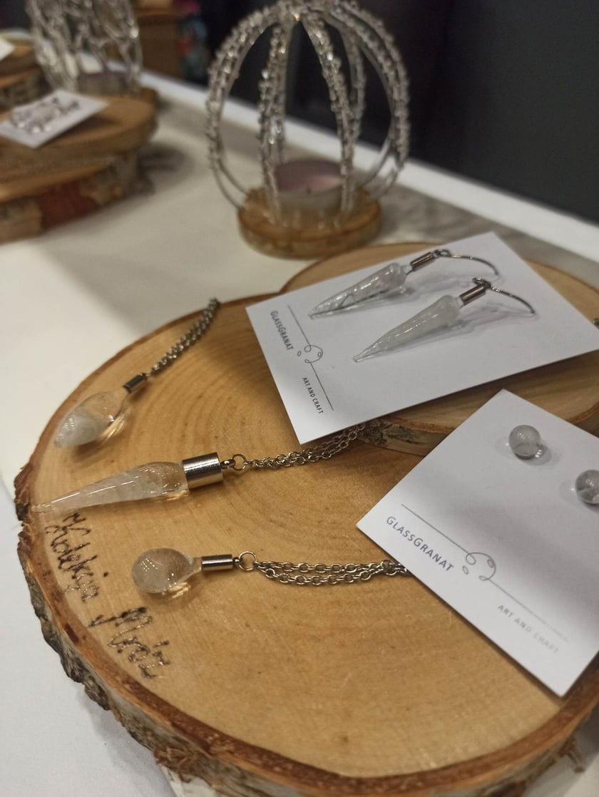 GlassGranat, marka Alicji Granat: szklana biżuteria i drobne formy użytkowe