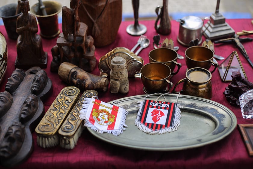 Giełda staroci przy Hali Stulecia