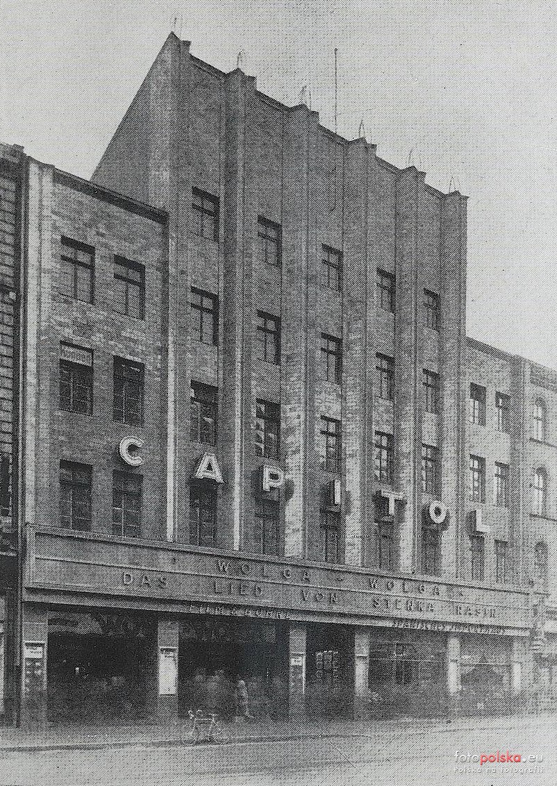 Duże nowoczesne kino Capitol wybudowane w latach 1928-1929. Po wojnie w ocalałej części budynku otwarto Kino Śląsk.&nbsp;