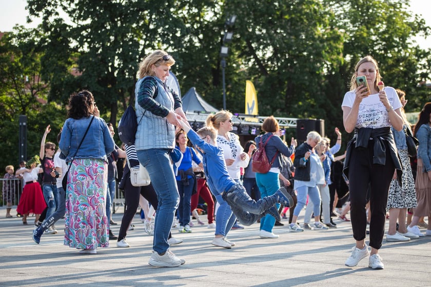 Potańcówka na placu Wolności