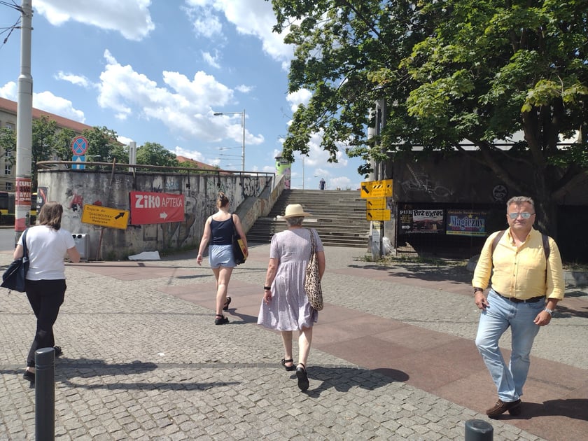 Esplanada wzdłuż placu Grunwaldzkiego - lipiec 2023