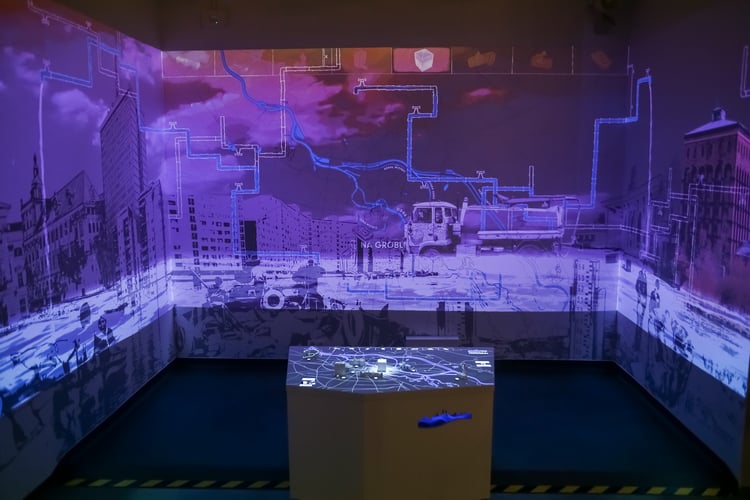 Sekcja multimedialna o powodzi w 1997 roku na wystawie gł&oacute;wnej &bdquo;Wrocław 1945&ndash;2016&rdquo; w Centrum Historii Zajezdnia.