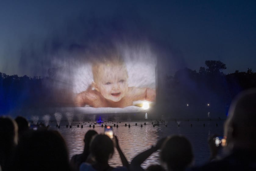Pokaz specjalny Fontanny Multimedialnej we Wrocławiu - w sobotę 15 lipca Mikro&Makro Kosmos.