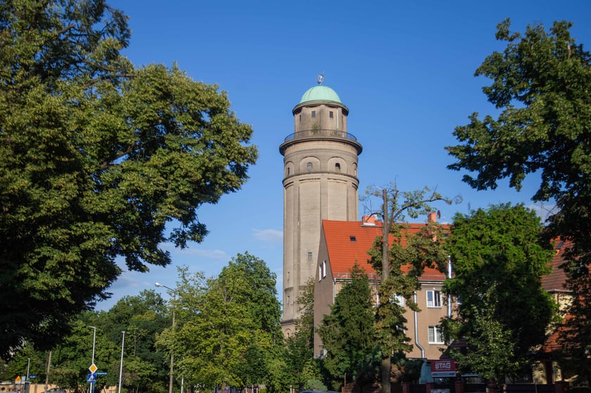 Wieża ciśnień z ulicy Berenta na osiedlu Karłowice została ponownie wystawiona na sprzedaż