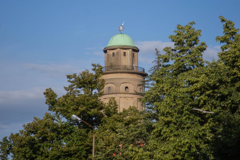 Wieża ciśnień z ulicy Berenta na osiedlu Karłowice została ponownie wystawiona na sprzedaż