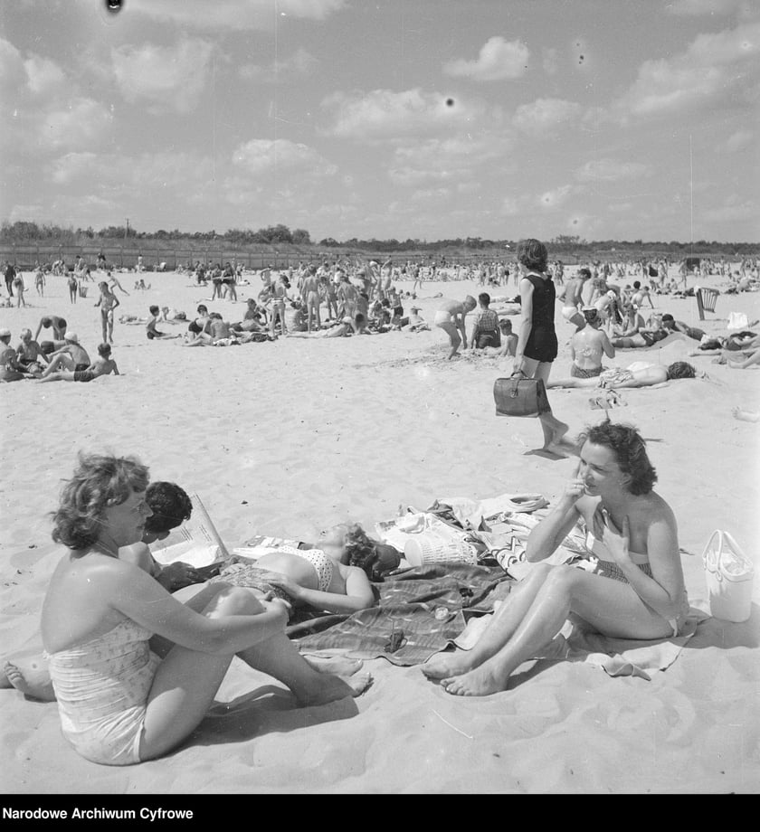 Wakacje w PRL-u, 1958 rok, plaża