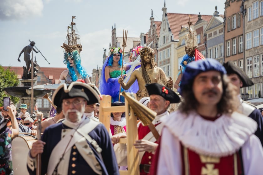 Gdańsk: Jarmark Świętego Dominika
Jarmark Świętego Dominika, kt&oacute;ry rozpoczął się 22 lipca będzie trwał do 12 sierpnia. To jedna z najpopularniejszych i najstarszych imprez plenerowych o charakterze handlowo-rozrywkowym w Europie &ndash; jest organizowany od 763 lat! To jedyny w swoim rodzaju klimat, kupcy, rzemieślnicy, kolekcjonerzy, regionalne specjały, przysmaki ze wszystkich stron świata i mn&oacute;stwo atrakcji. Szczeg&oacute;ły: na stronie wydarzenia.