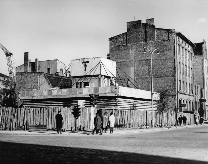 Budowa Trzonolinowca rozpoczęła się w 1963 r. i trwała do 1967.&nbsp;