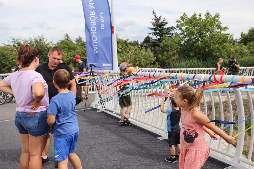 Piknik z okazji otwarcia kładki pieszo-rowerowej nad Ślęzą