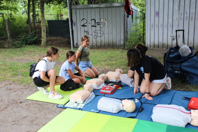 Piknik z okazji otwarcia kładki pieszo-rowerowej nad Ślęzą