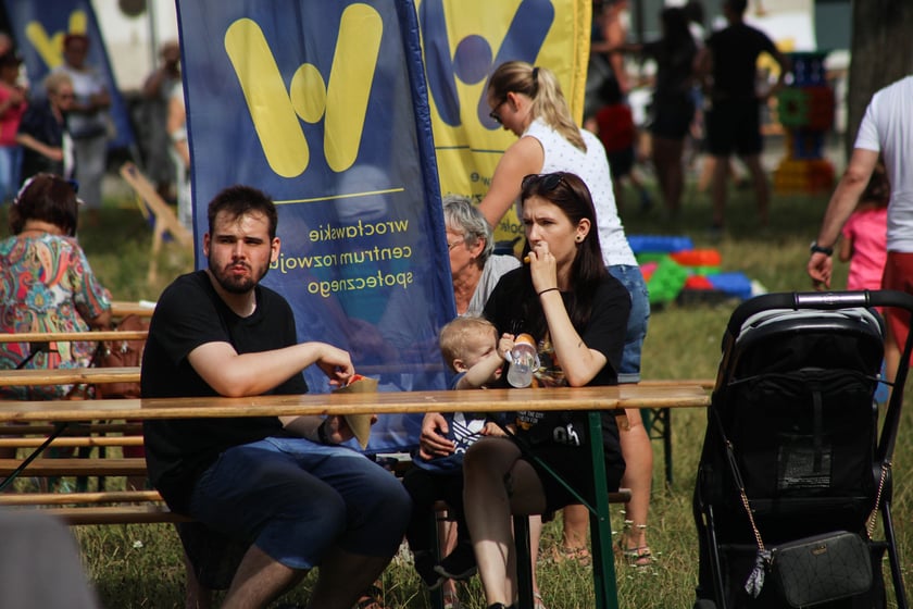 Piknik z okazji otwarcia kładki pieszo-rowerowej nad Ślęzą