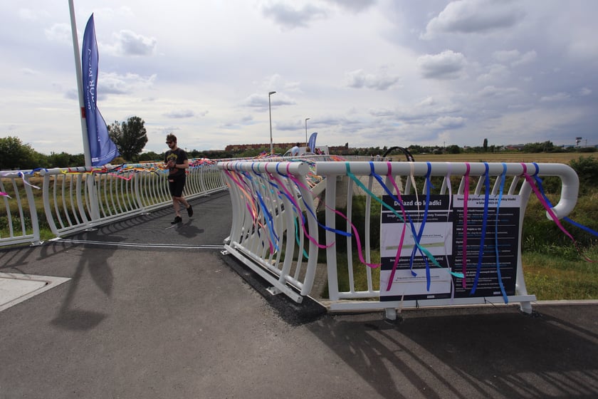 Piknik z okazji otwarcia kładki pieszo-rowerowej nad Ślęzą