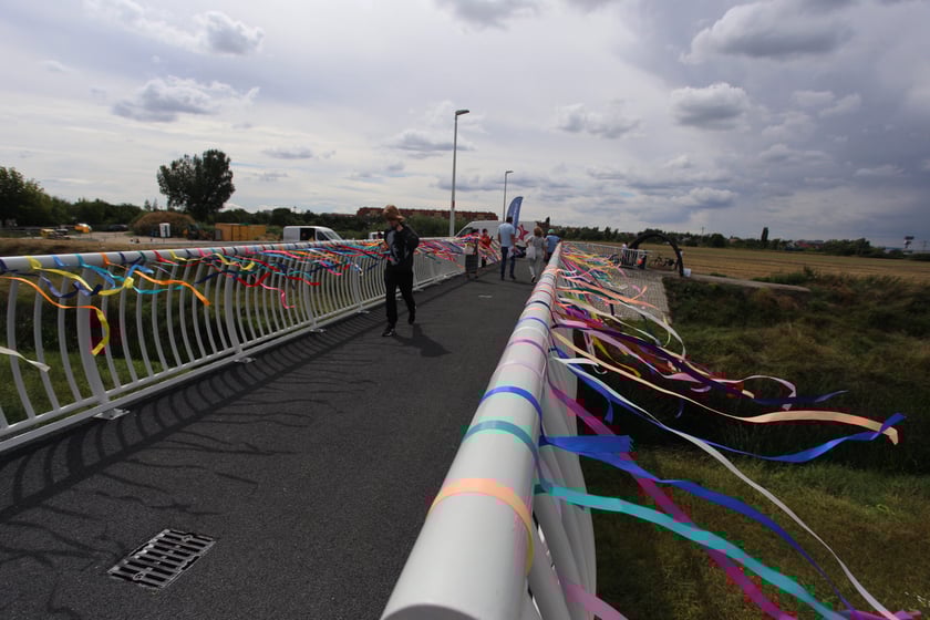 Piknik z okazji otwarcia kładki pieszo-rowerowej nad Ślęzą