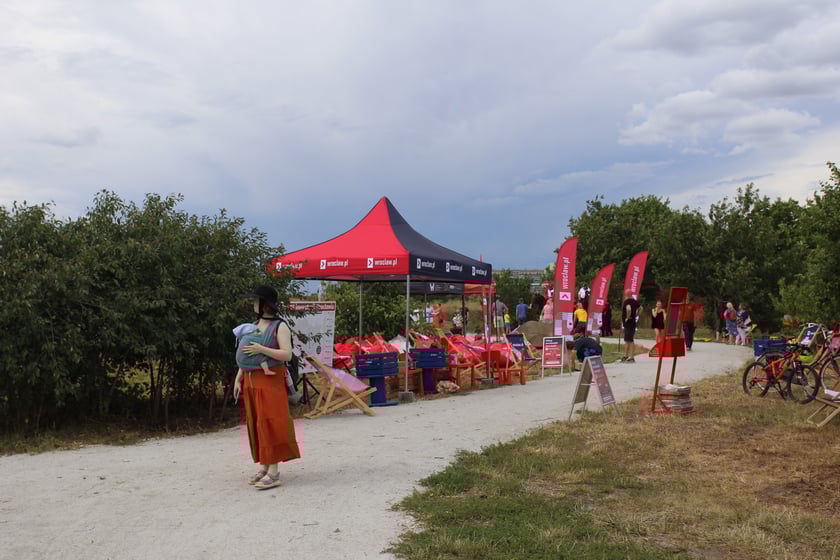 Piknik z okazji otwarcia kładki pieszo-rowerowej nad Ślęzą
