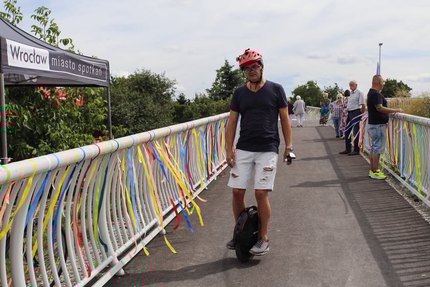 Piknik z okazji otwarcia kładki pieszo-rowerowej nad Ślęzą
