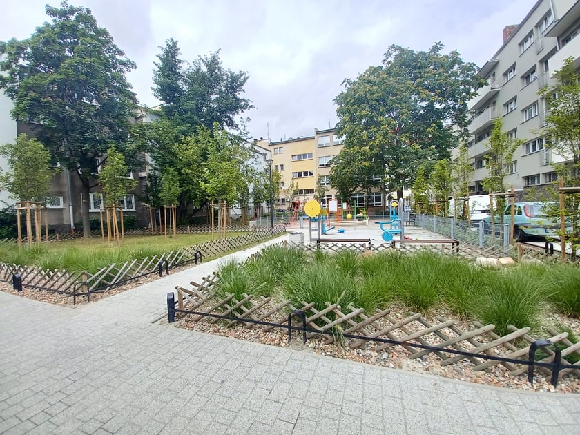 Te miejsca z Wrocławia zakwalifikowały się do konkursu ,,Modernizacja Roku &amp; Budowa XXI w.'' Na zdjęciu znajduje się podw&oacute;rko w centrum miasta, położone jest w kwartale między:&nbsp;pl. Nowy Targ, ul. Kotlarską, ul. Łaciarską i ul. Nożowniczą.
