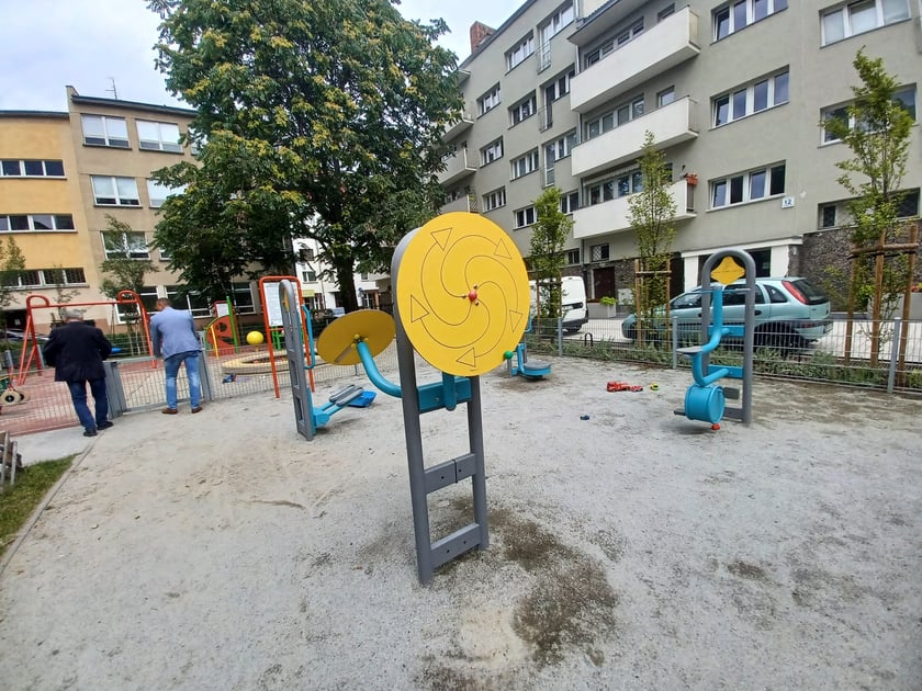 Te miejsca z Wrocławia zakwalifikowały się do konkursu ,,Modernizacja Roku &amp; Budowa XXI w.'' Na zdjęciu znajduje się podw&oacute;rko w centrum miasta, położone jest w kwartale między:&nbsp;pl. Nowy Targ, ul. Kotlarską, ul. Łaciarską i ul. Nożowniczą.