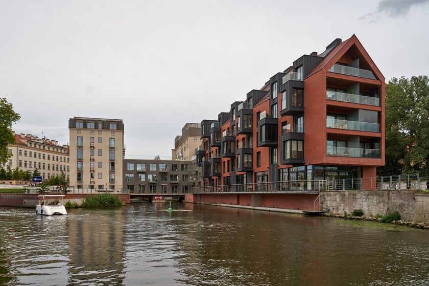 Wrocław widziany z pokładu statku pływającego po Odrze