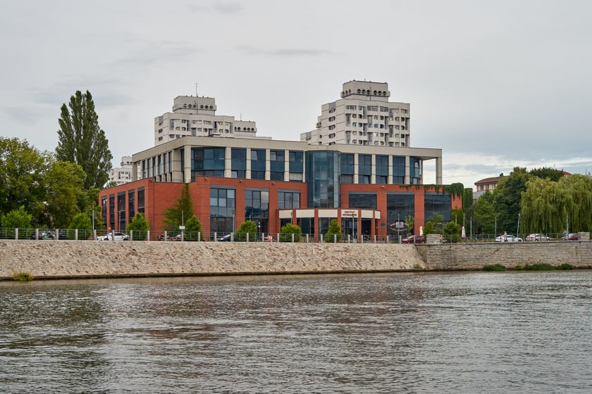 Wrocław widziany z pokładu statku pływającego po Odrze