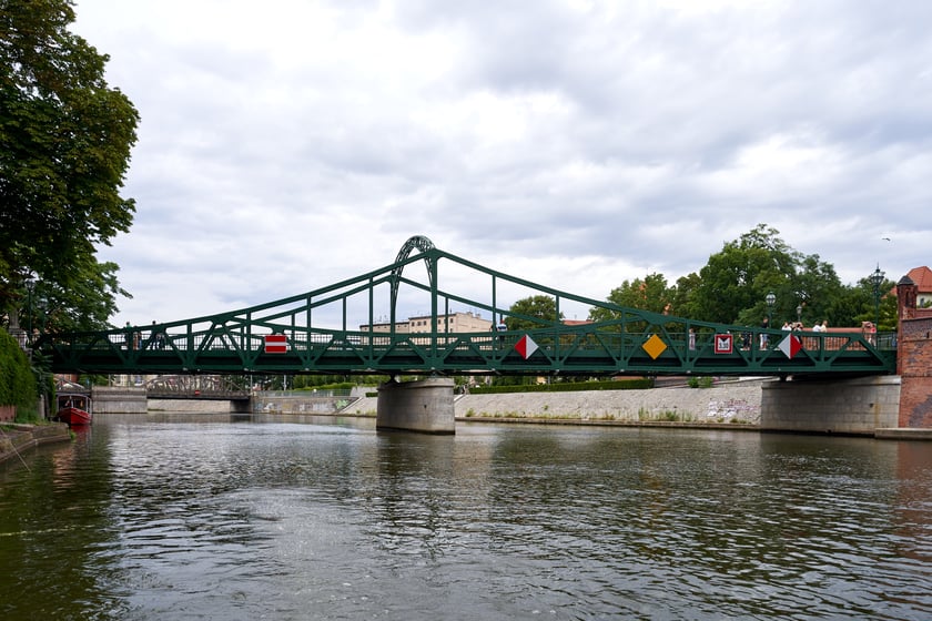 Wrocław widziany z pokładu statku pływającego po Odrze
