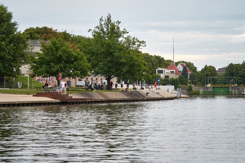 Wrocław widziany z pokładu statku pływającego po Odrze