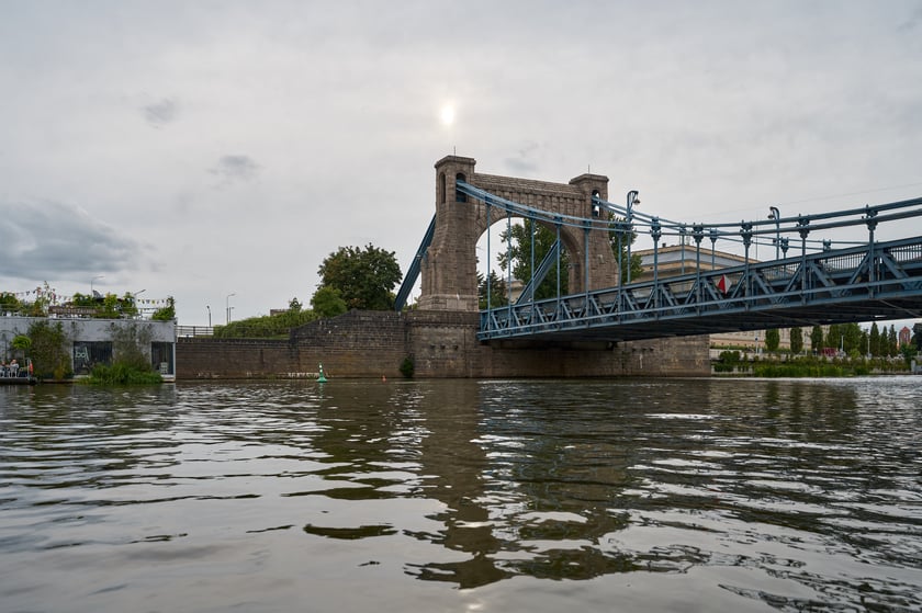 Wrocław widziany z pokładu statku pływającego po Odrze
