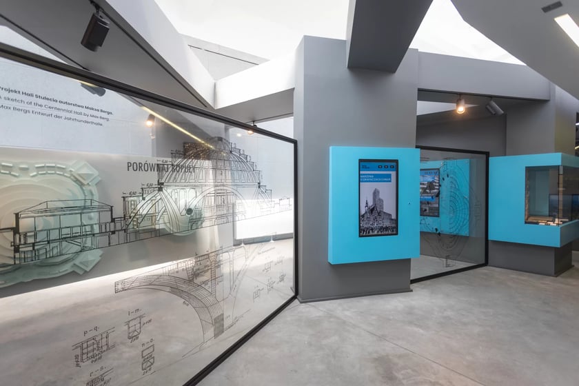 Visitor Centre to turystyczna brama do Hali Stulecia oraz interaktywna, multimedialna wystawa przybliżająca zwiedzającym historię zabytku klasy UNESCO, jakim jest Hala Stulecia.
