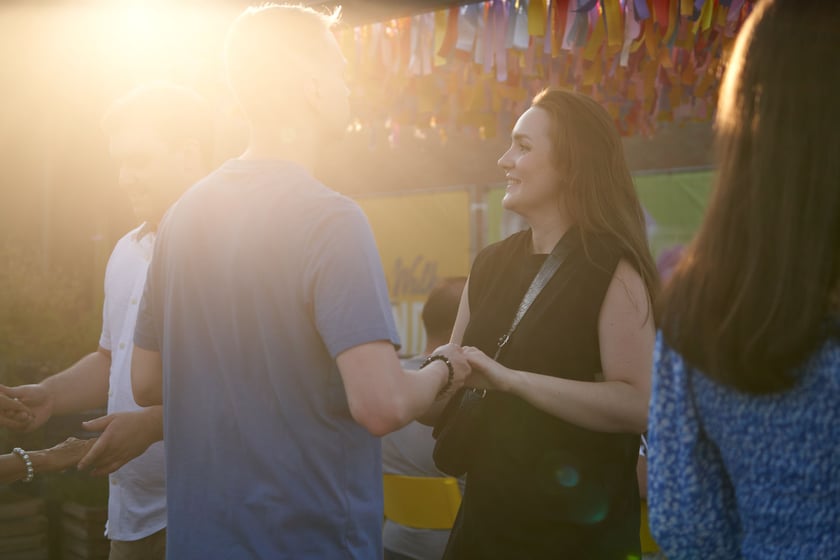 Uczestnicy potańcówki. Rozgrzewające rytmy latino i bachata na szczycie Galerii Dominikańskiej [ZDJĘCIA]