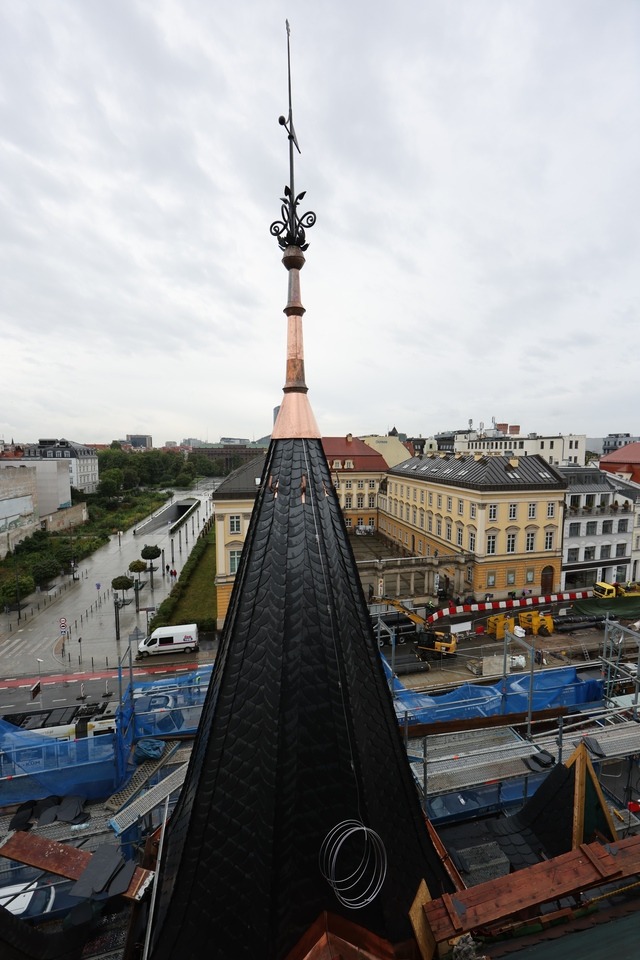 Zabytkowy budynek pod adresem ul. Gepperta 4 we Wrocławiu w trakcie renowacji, sierpień 2023